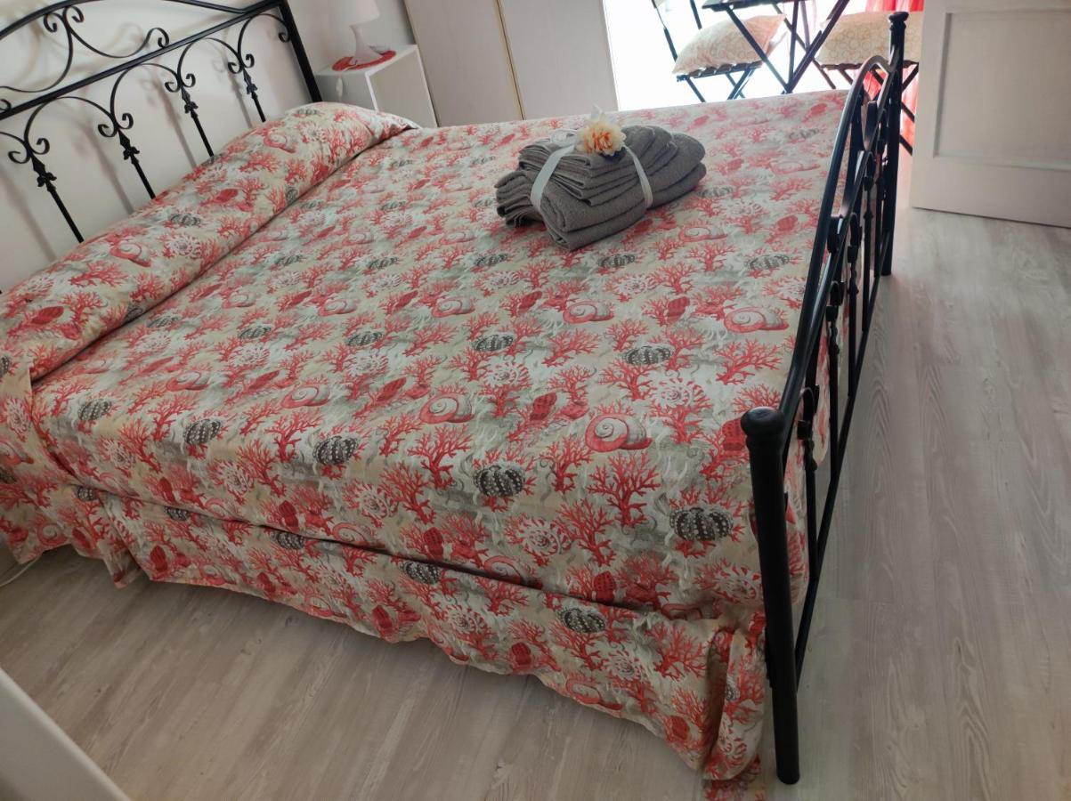Il Rifugio Sul Porto Bed & Breakfast Монополи Екстериор снимка